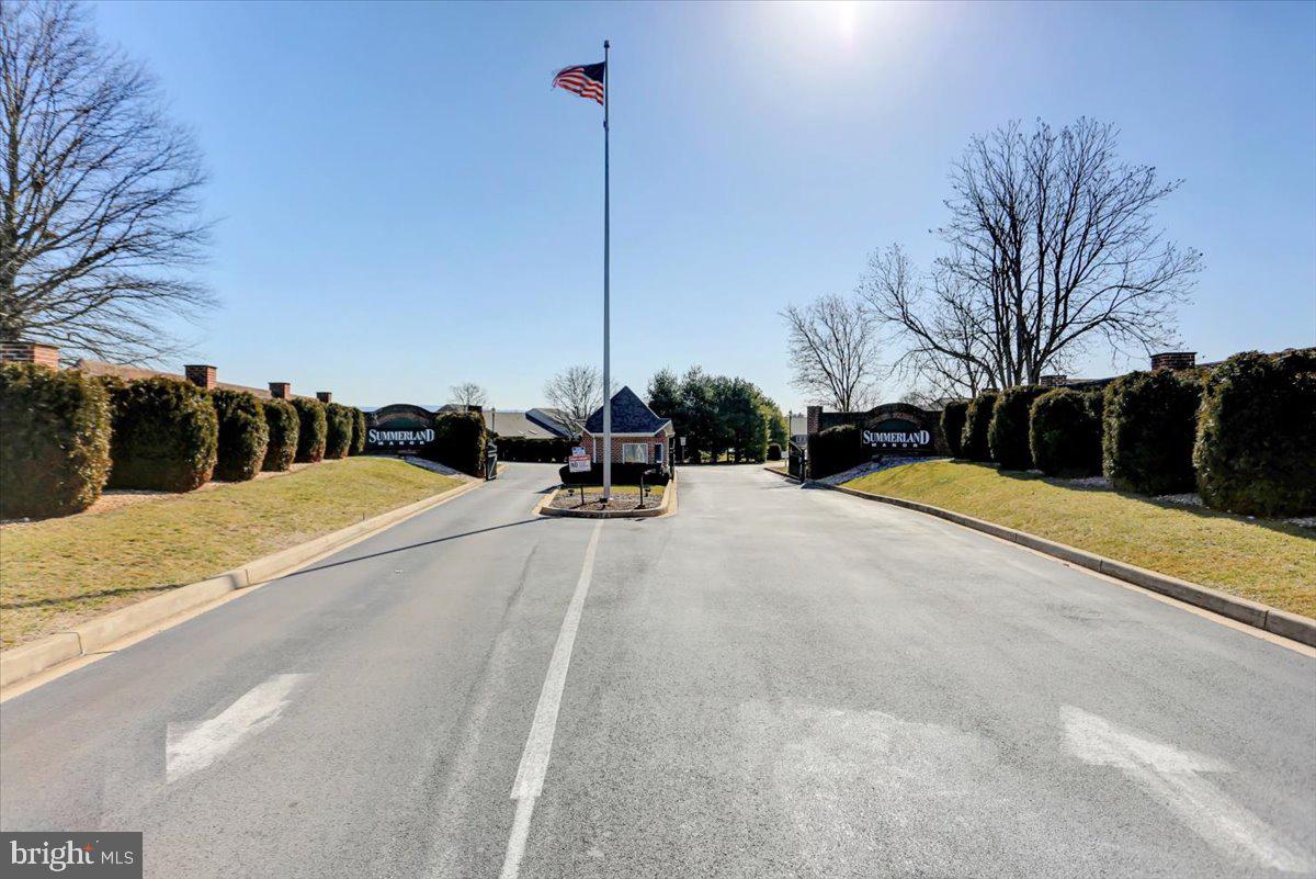 SUMMERLAND MANOR - Residential