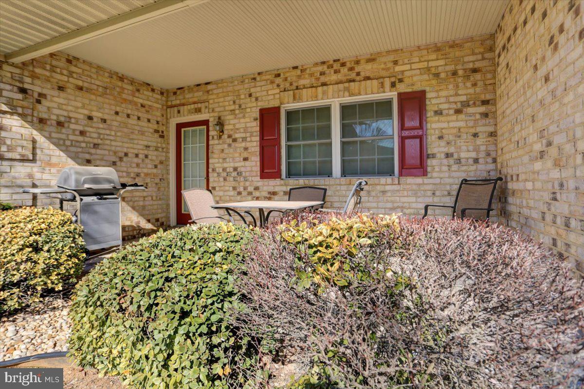 SUMMERLAND MANOR - Residential