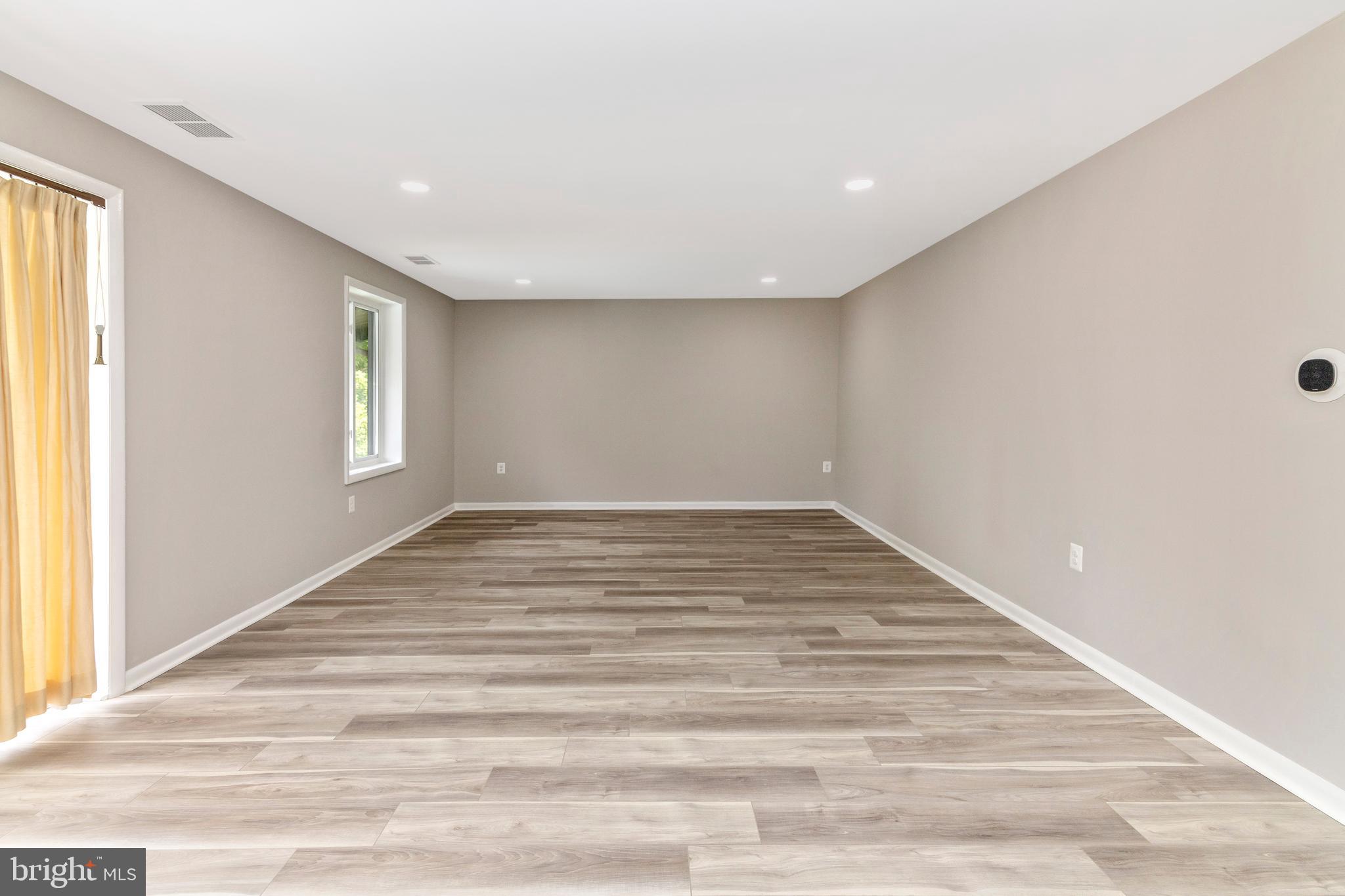 VILLAGE OF WILDE LAKE - Residential