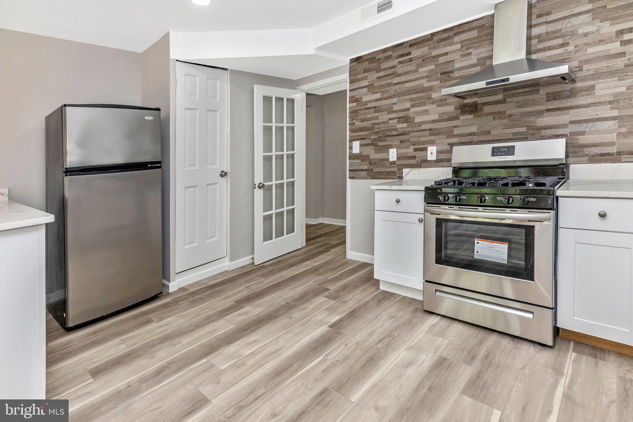 VILLAGE OF WILDE LAKE - Residential