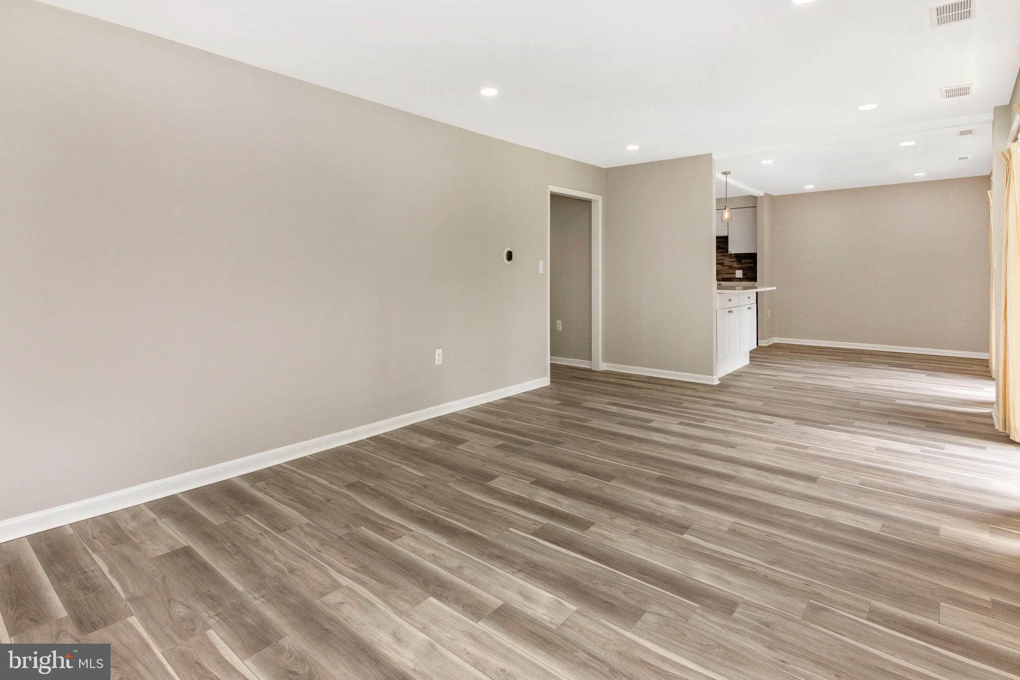 VILLAGE OF WILDE LAKE - Residential