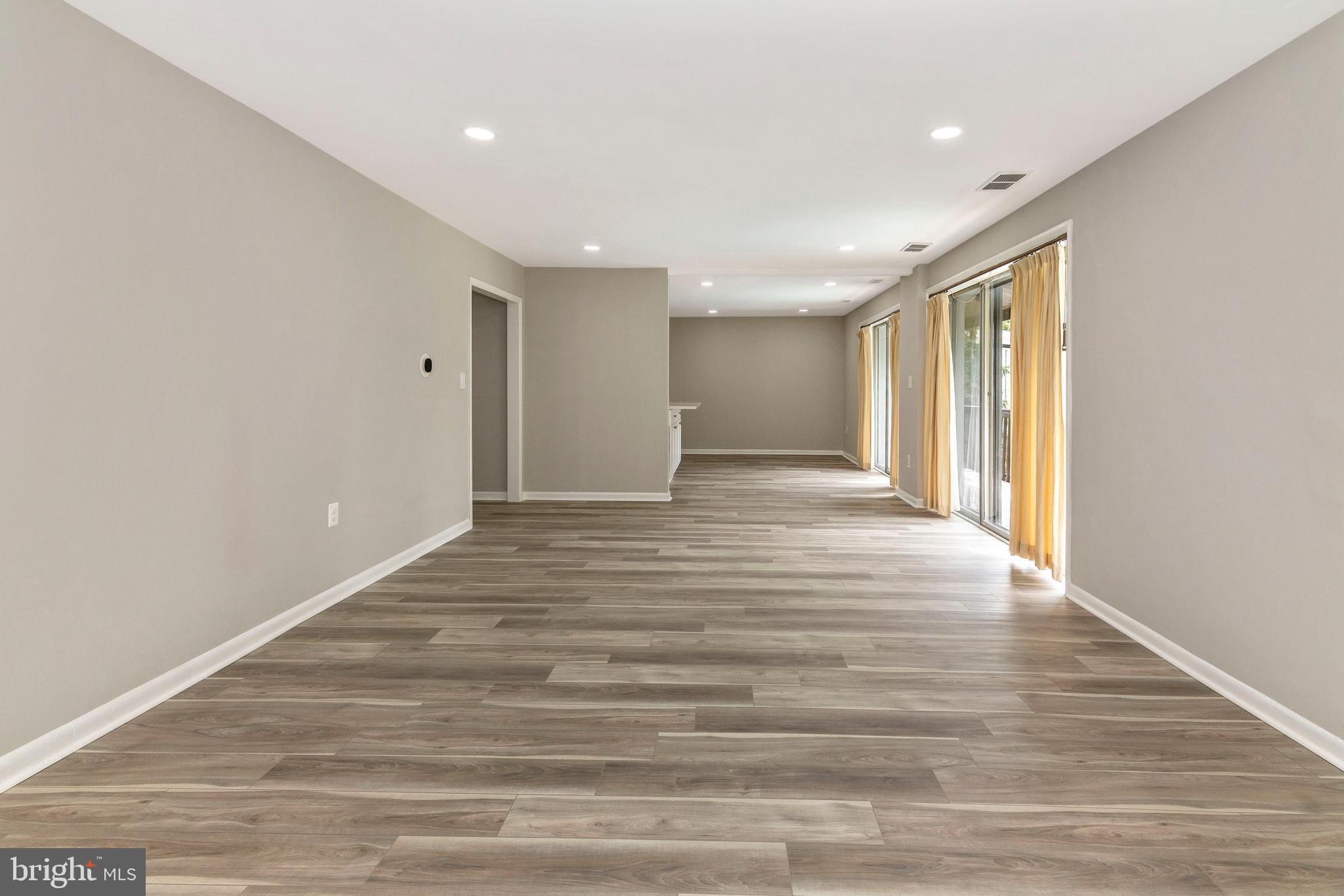 VILLAGE OF WILDE LAKE - Residential