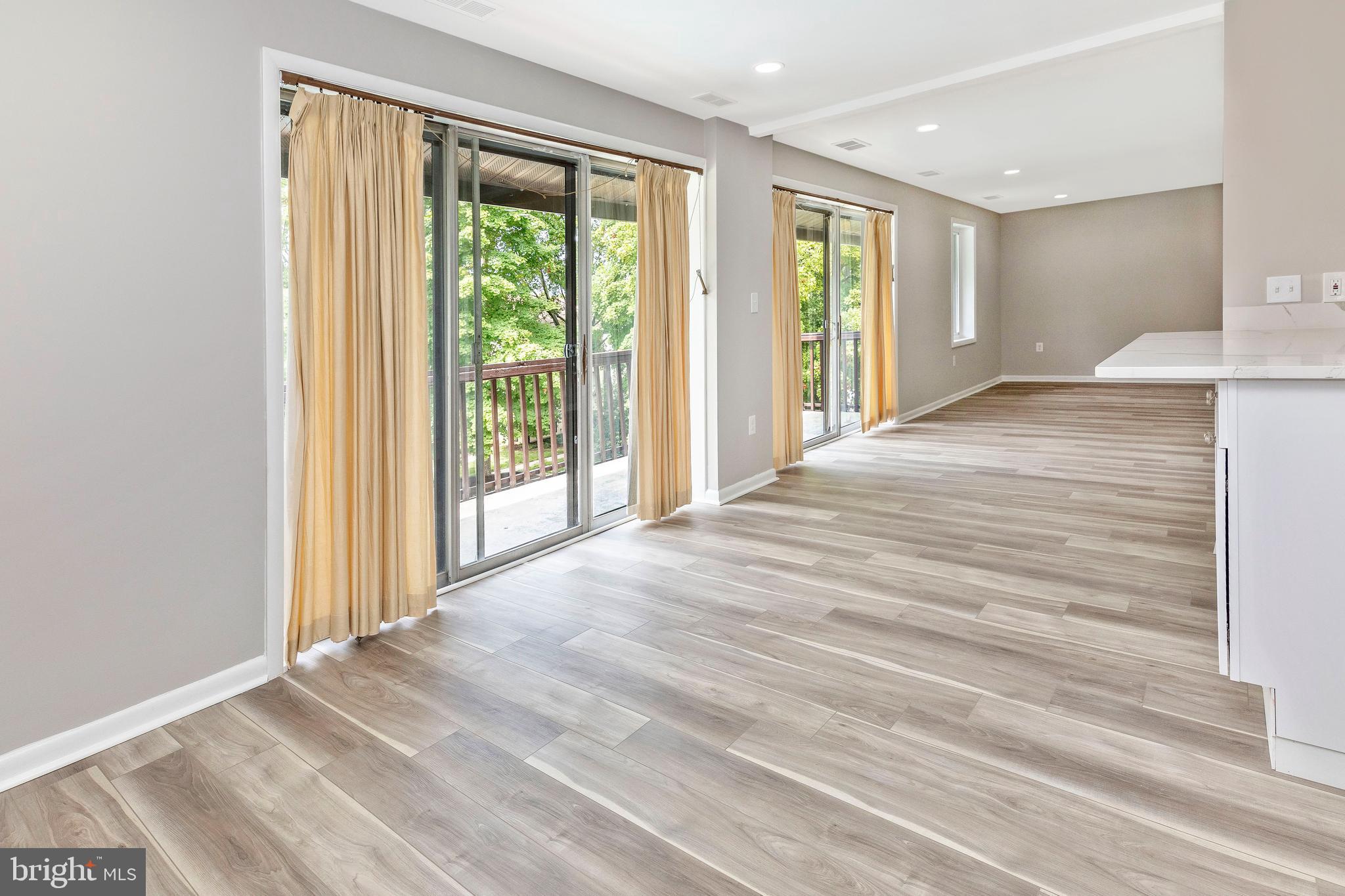 VILLAGE OF WILDE LAKE - Residential