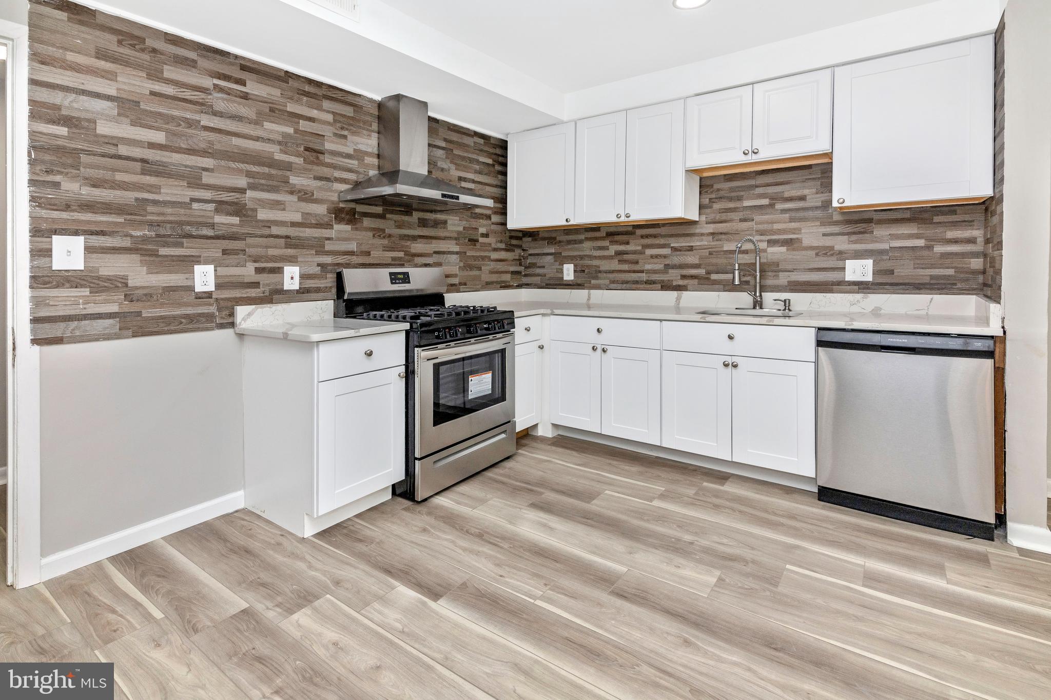 VILLAGE OF WILDE LAKE - Residential