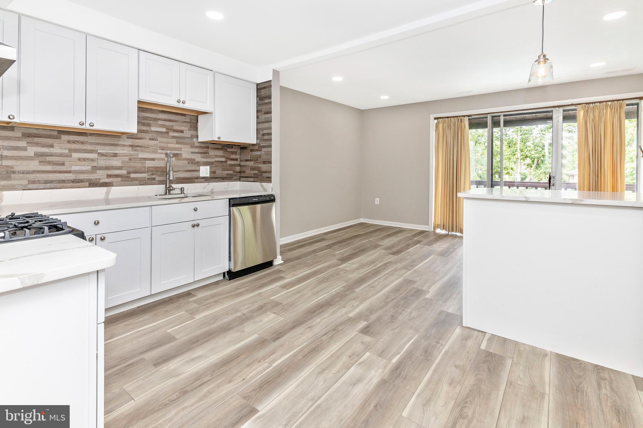 VILLAGE OF WILDE LAKE - Residential