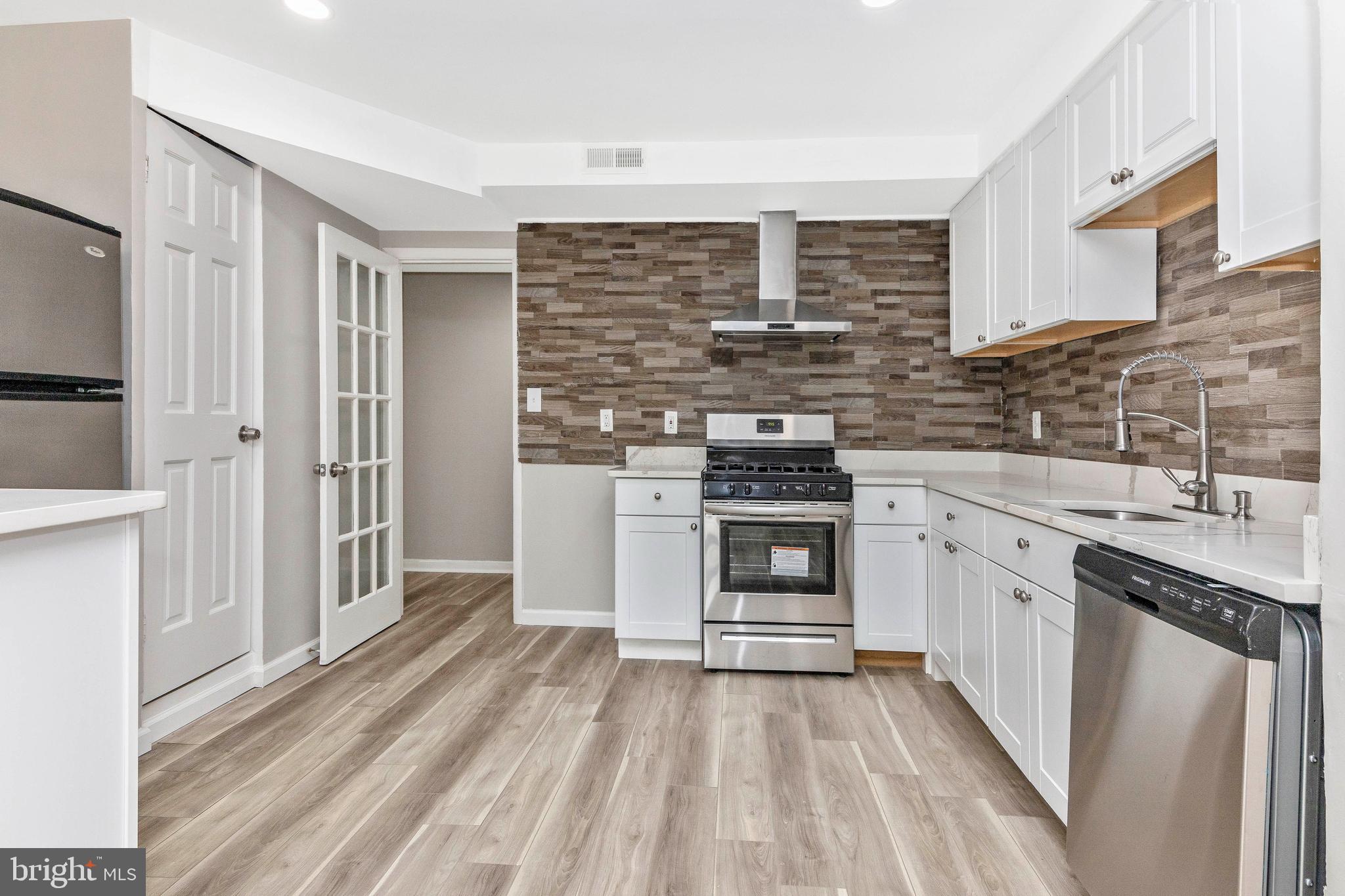 VILLAGE OF WILDE LAKE - Residential