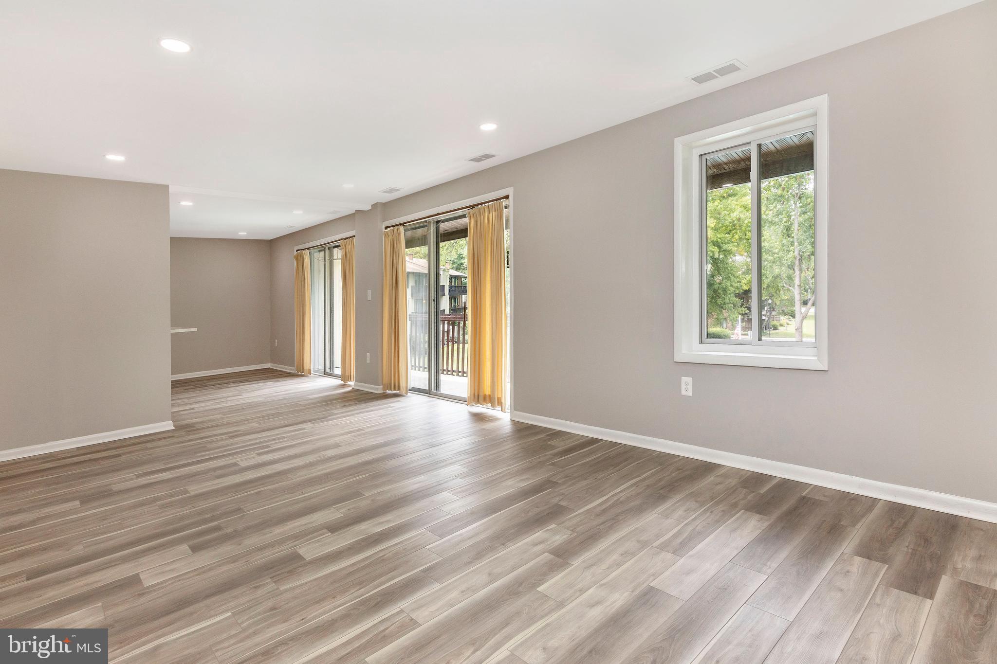 VILLAGE OF WILDE LAKE - Residential