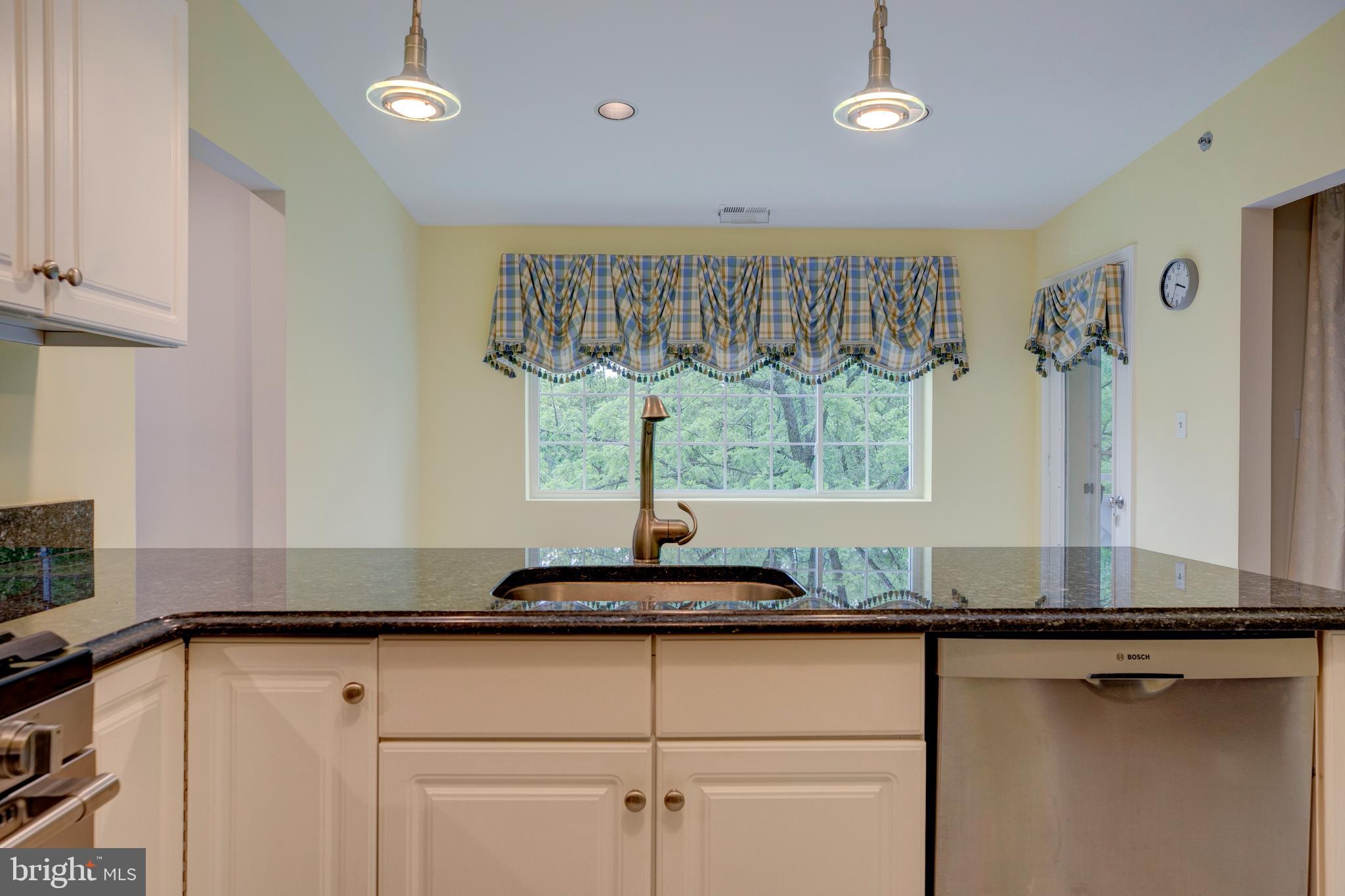 ROCKFLEET GARDEN - Residential Lease