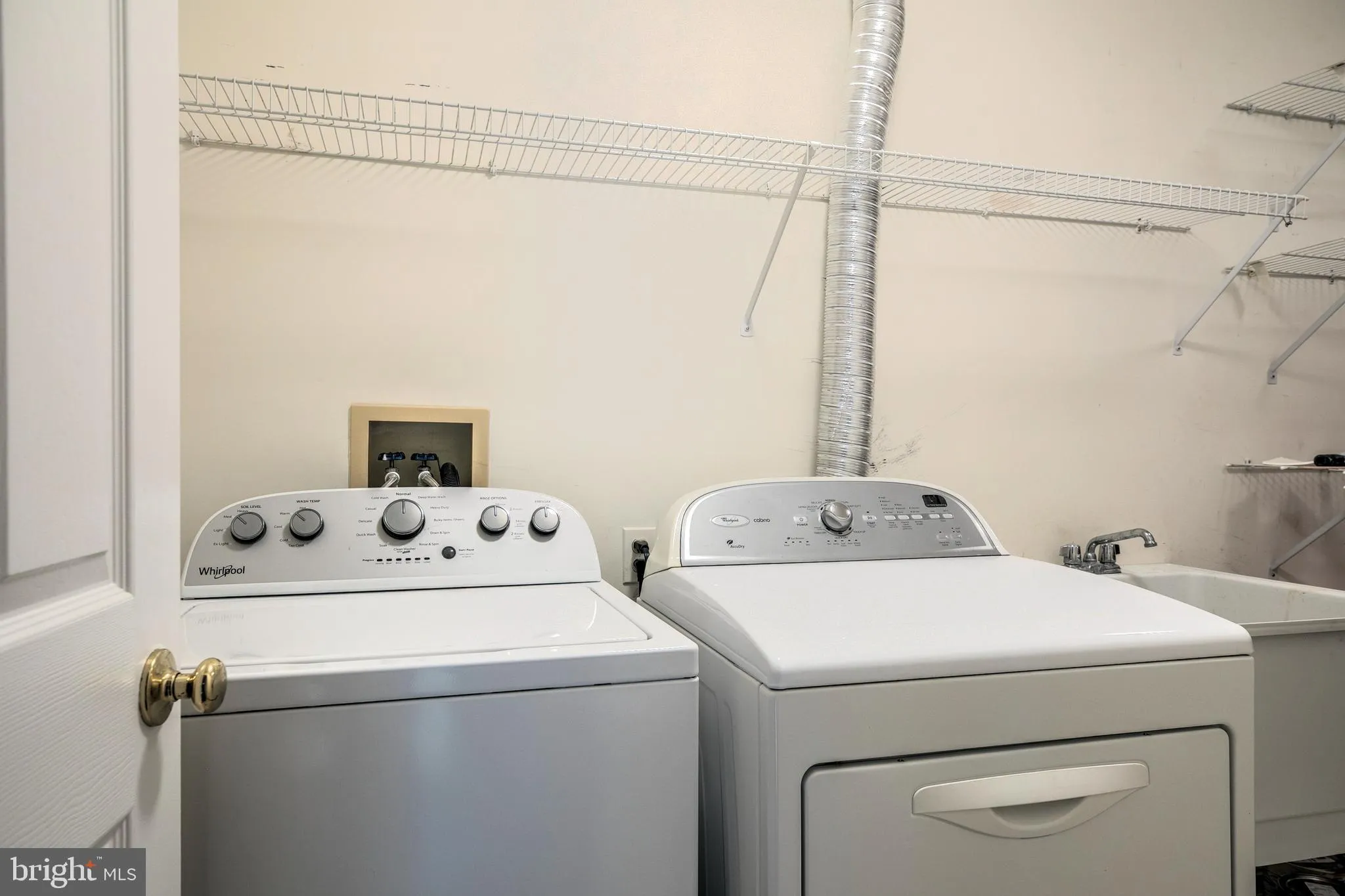 Lutherville Timonium, Maryland 21093, United States, 2 Bedrooms Bedrooms, ,2 BathroomsBathrooms,Residential,Active,129550