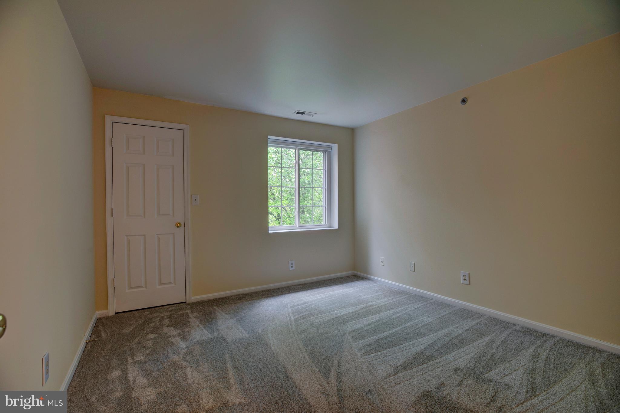 ROCKFLEET GARDEN - Residential Lease