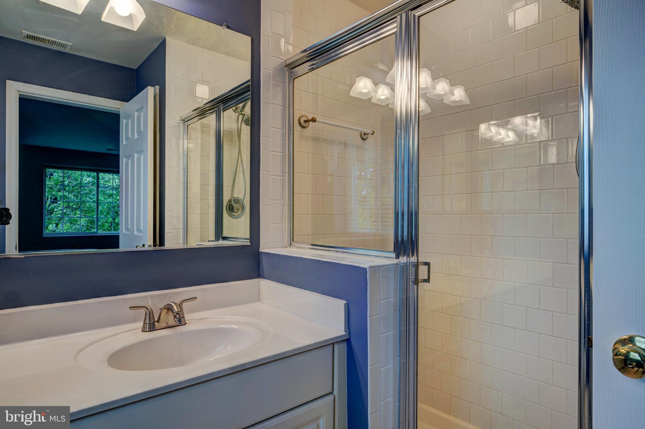 ROCKFLEET GARDEN - Residential Lease