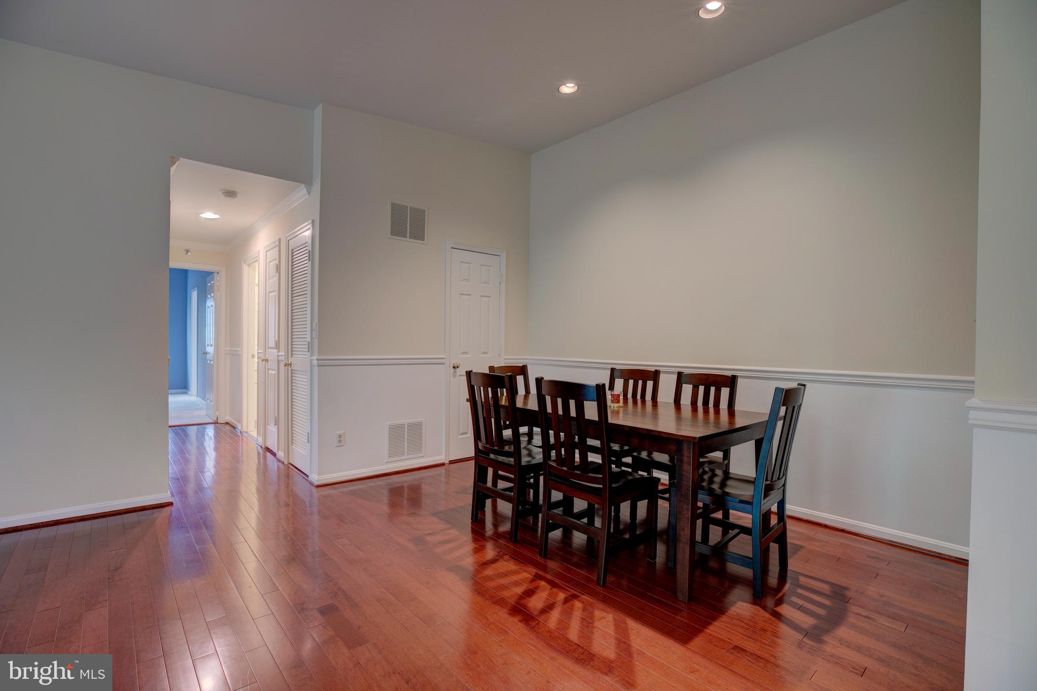 ROCKFLEET GARDEN - Residential Lease