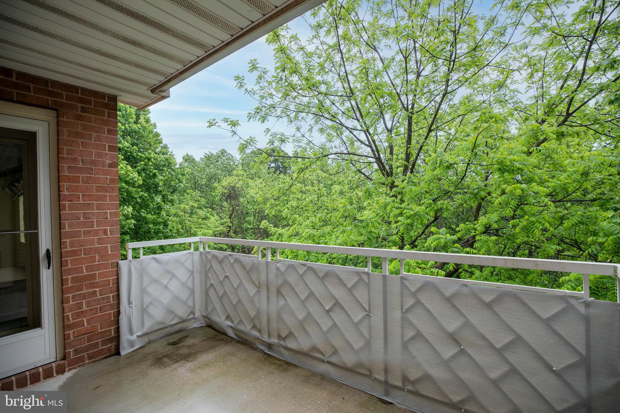 ROCKFLEET GARDEN - Residential Lease