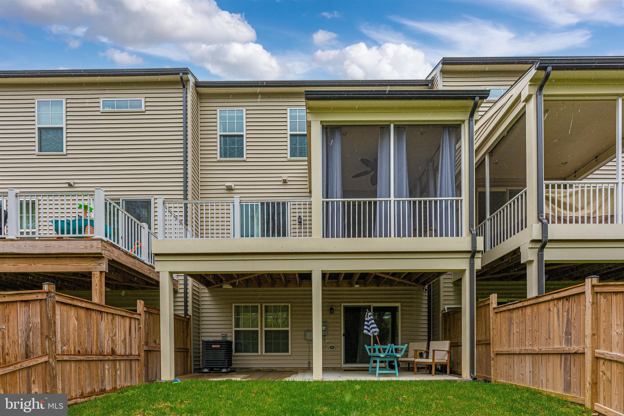 TALLYN RIDGE - Residential