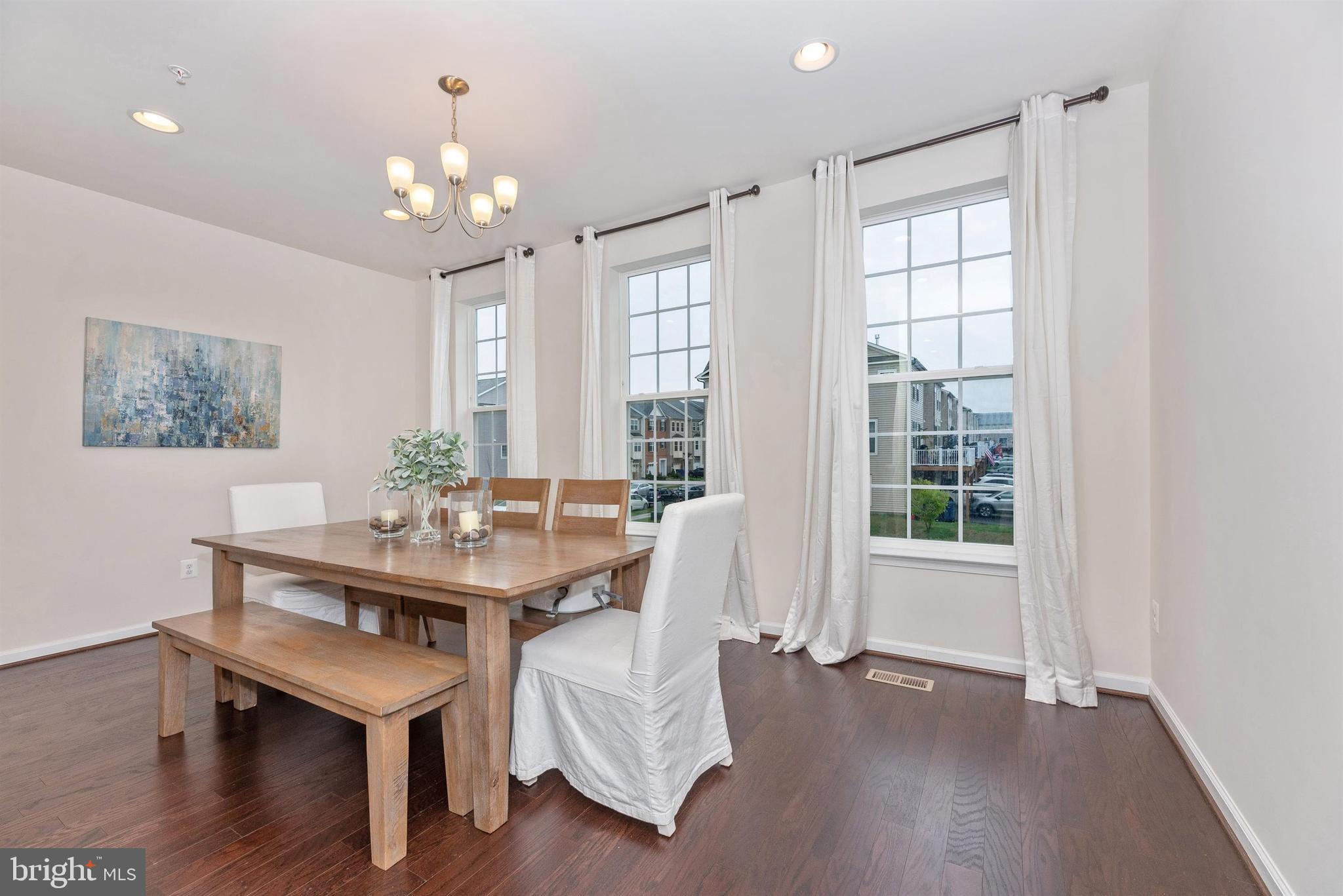 TALLYN RIDGE - Residential