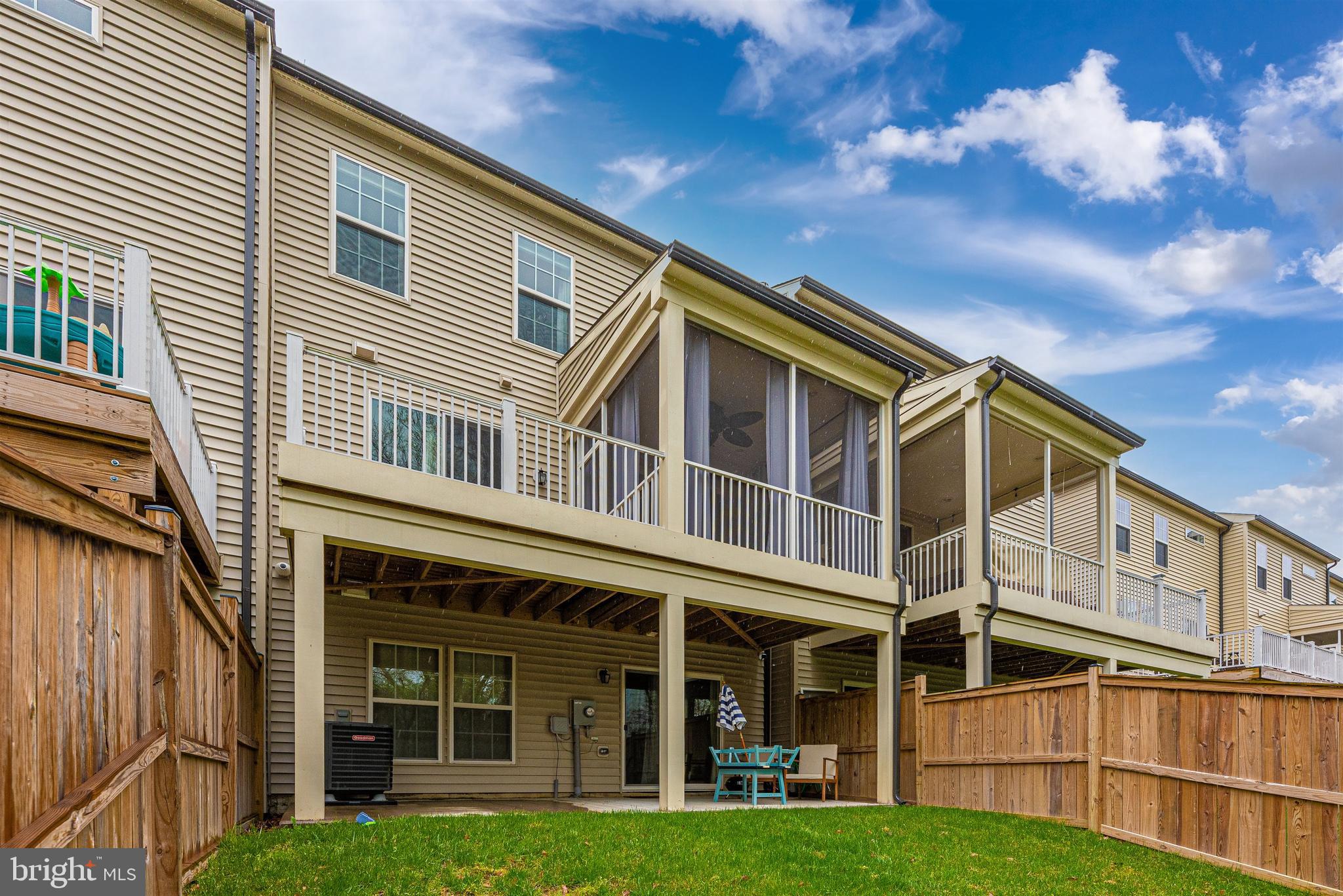 TALLYN RIDGE - Residential