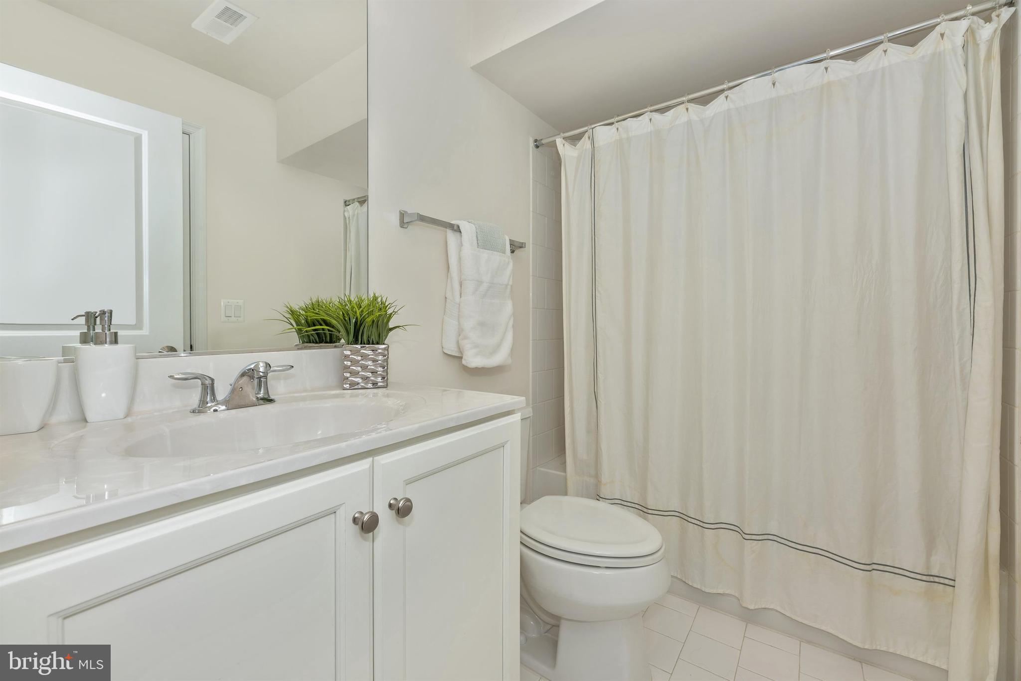 TALLYN RIDGE - Residential