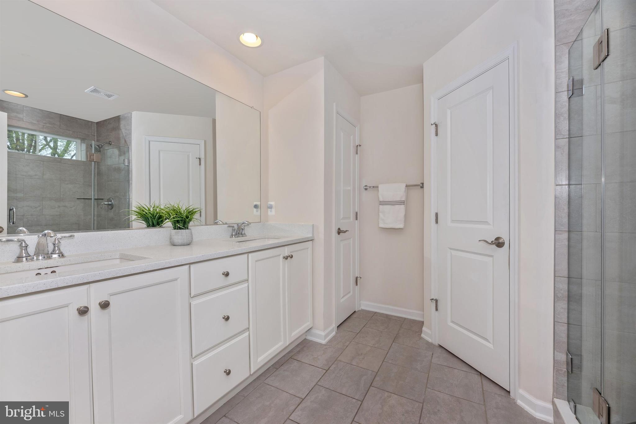 TALLYN RIDGE - Residential