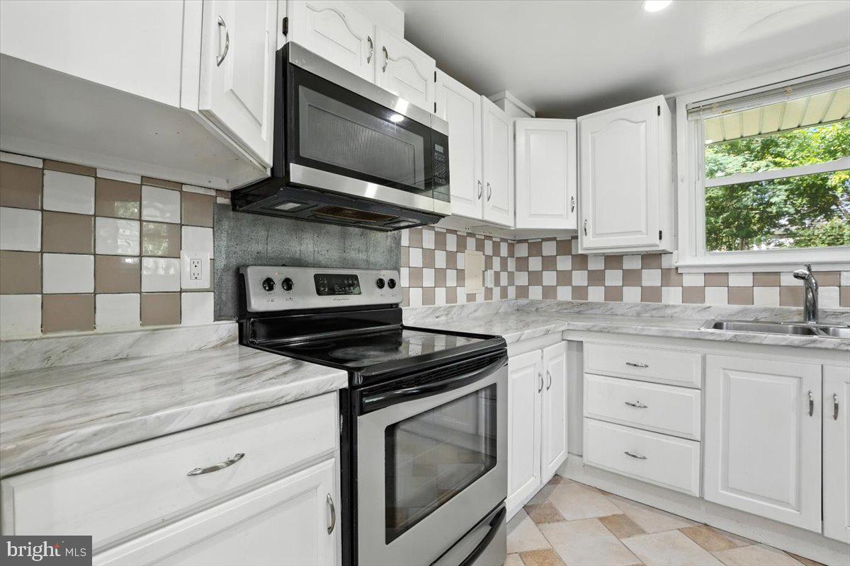 DALE CITY - Residential Lease