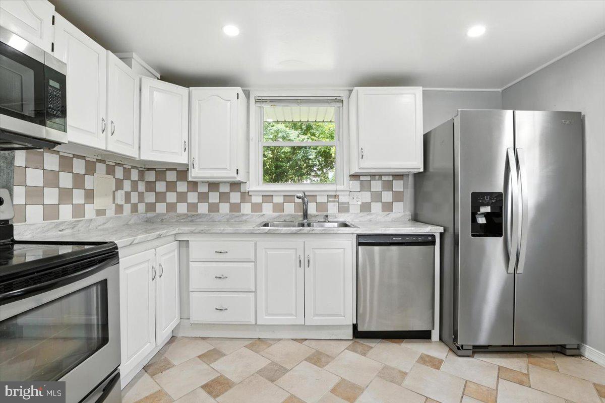 DALE CITY - Residential Lease