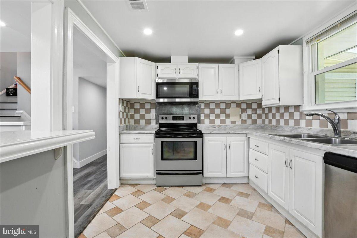 DALE CITY - Residential Lease