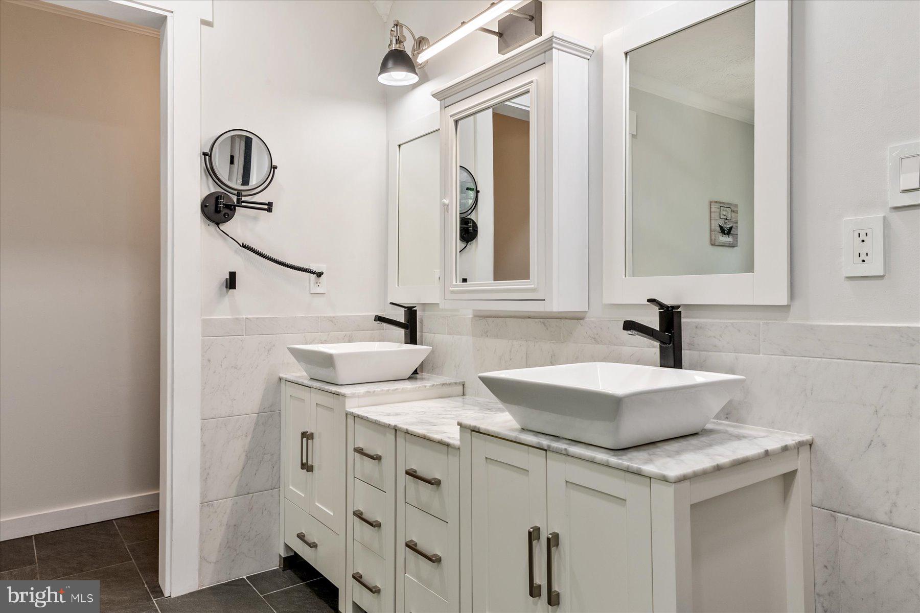 TIMBER LANE THE WOODS - Residential