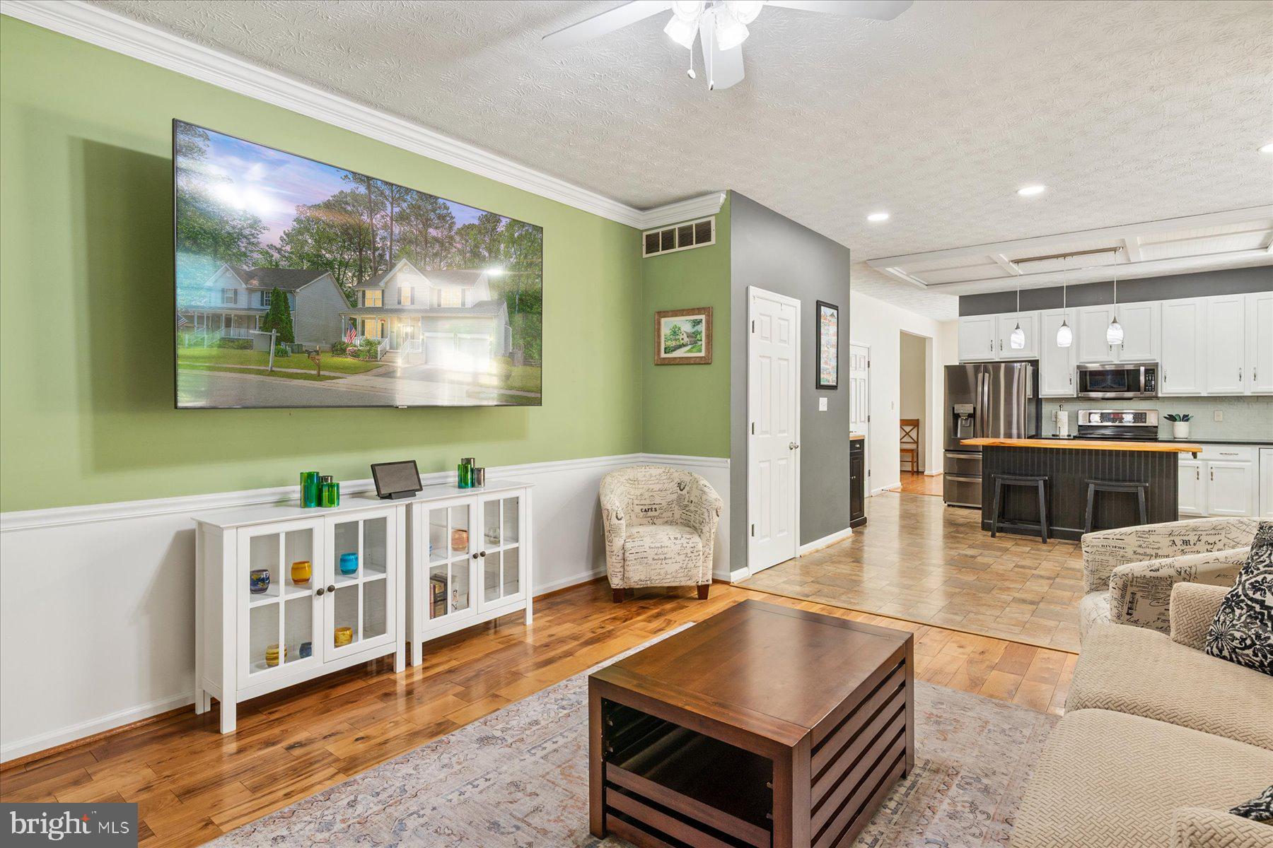 TIMBER LANE THE WOODS - Residential