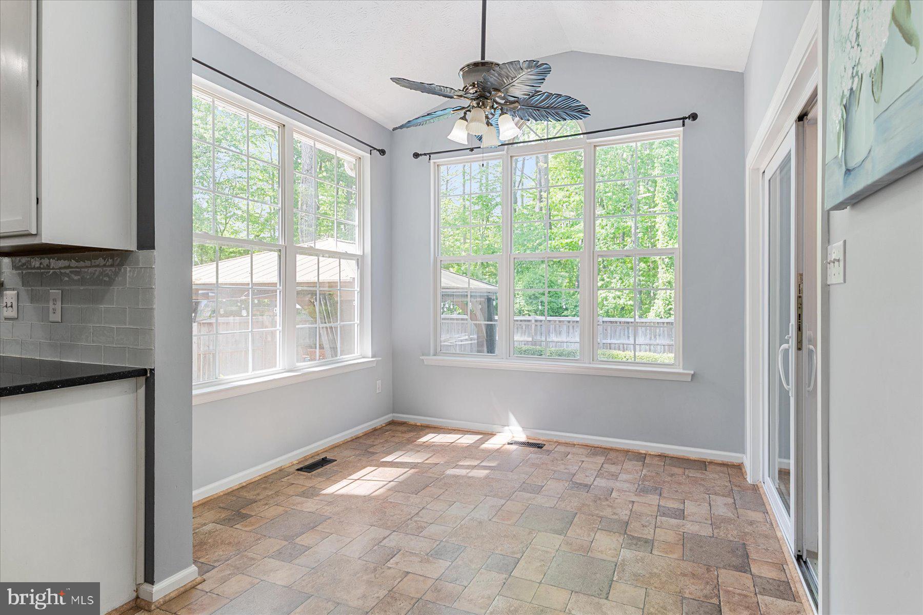 TIMBER LANE THE WOODS - Residential