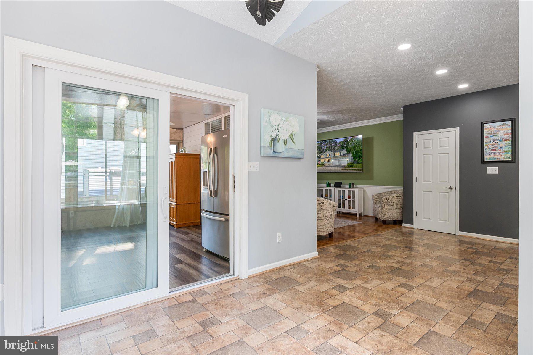 TIMBER LANE THE WOODS - Residential