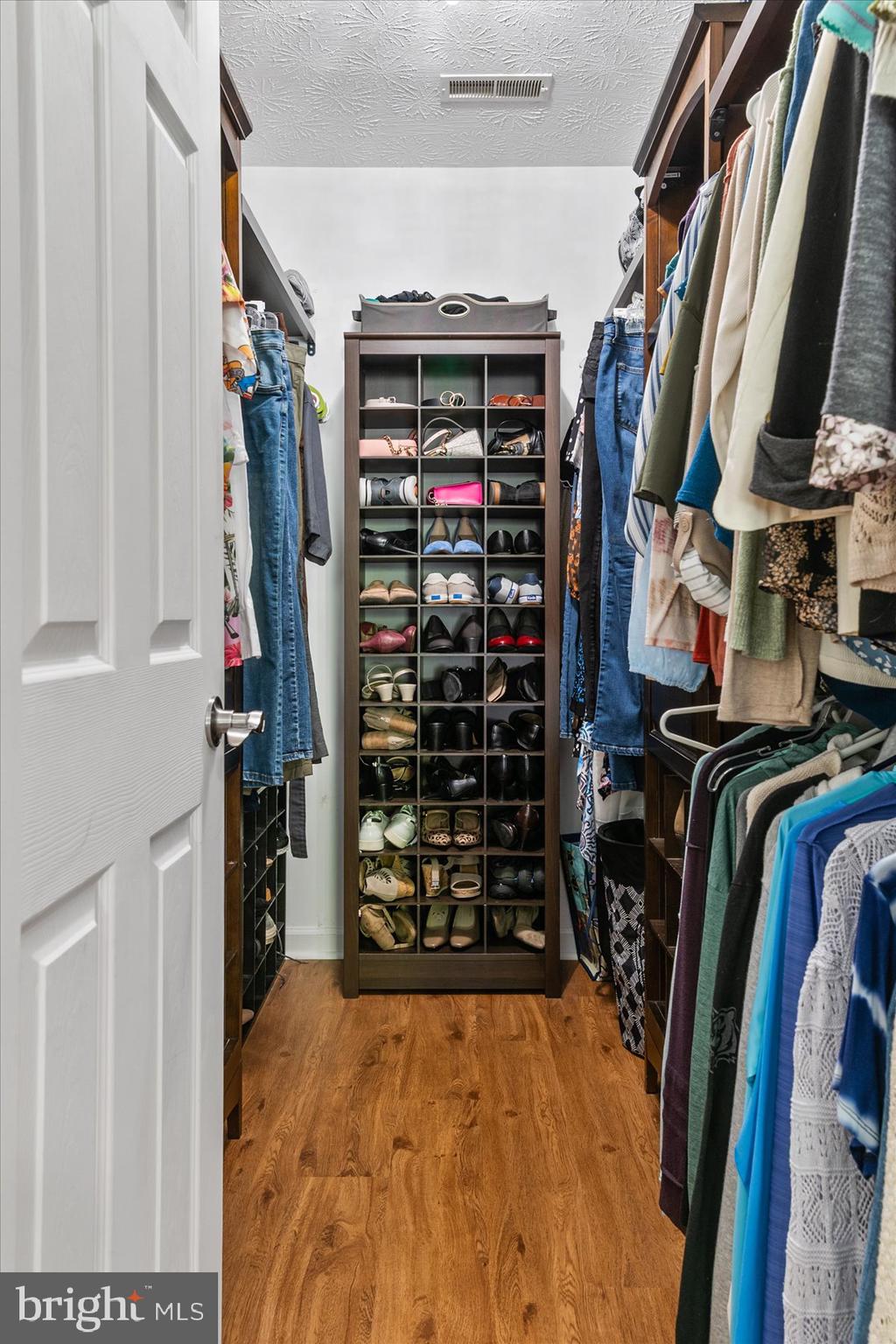 TIMBER LANE THE WOODS - Residential