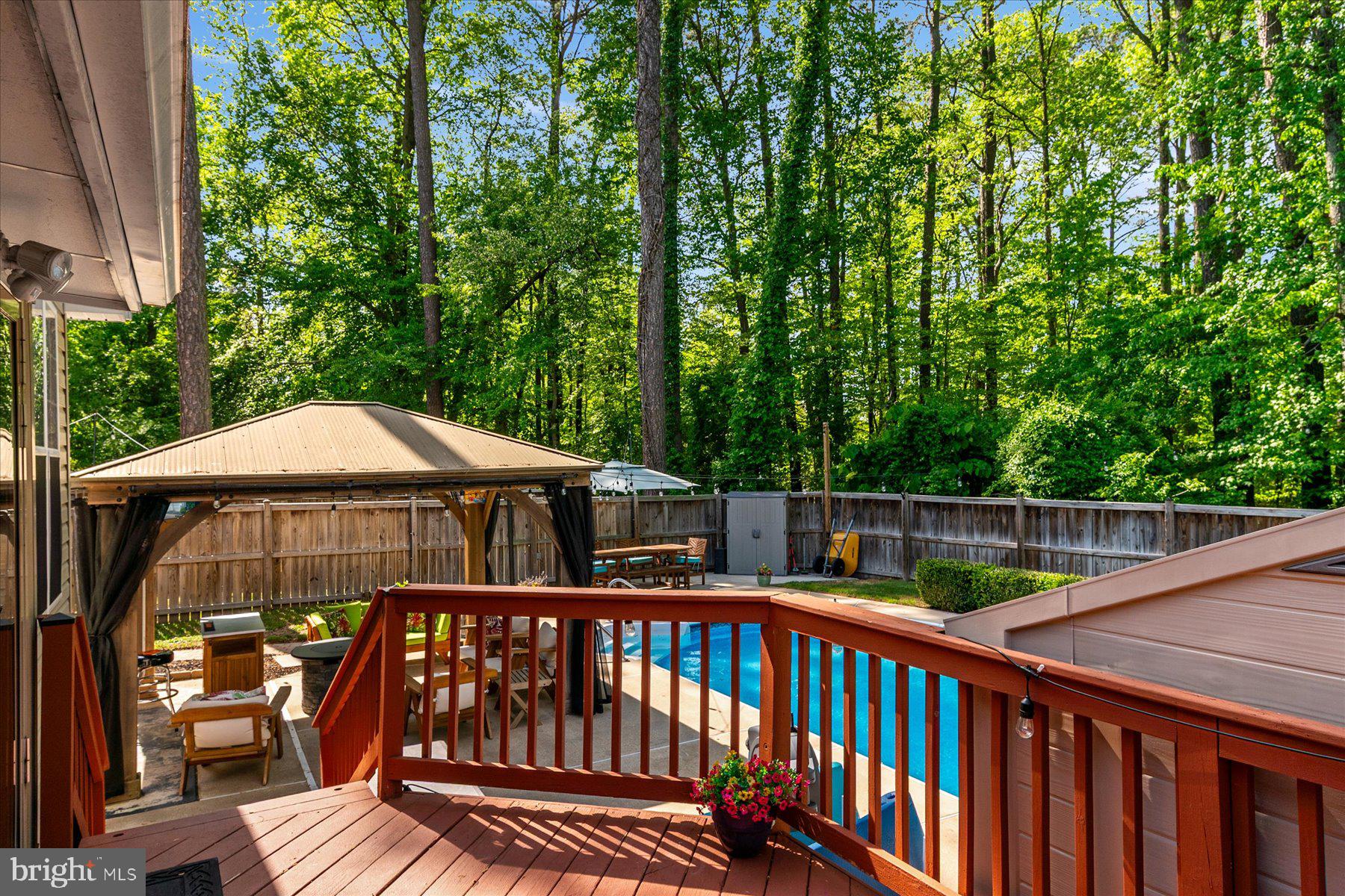 TIMBER LANE THE WOODS - Residential