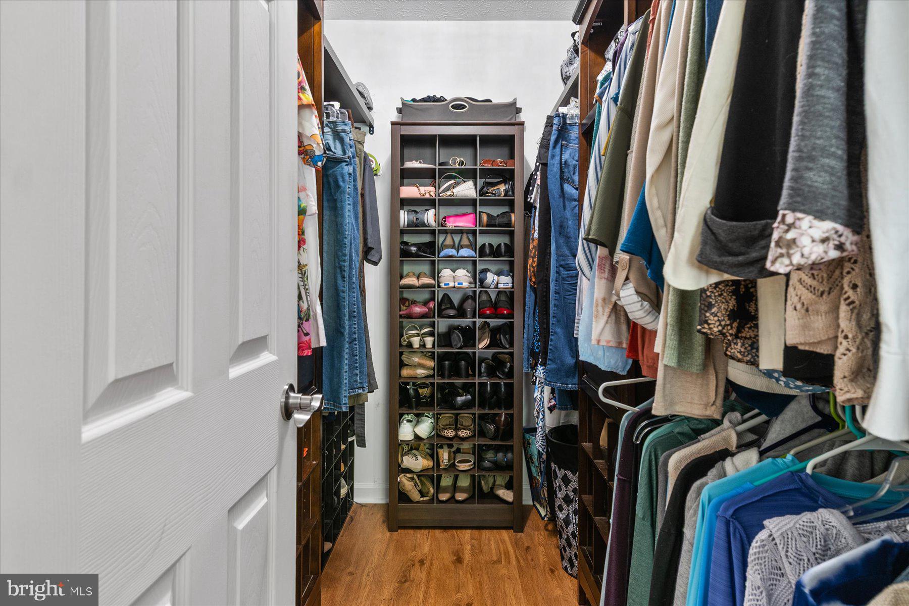 TIMBER LANE THE WOODS - Residential