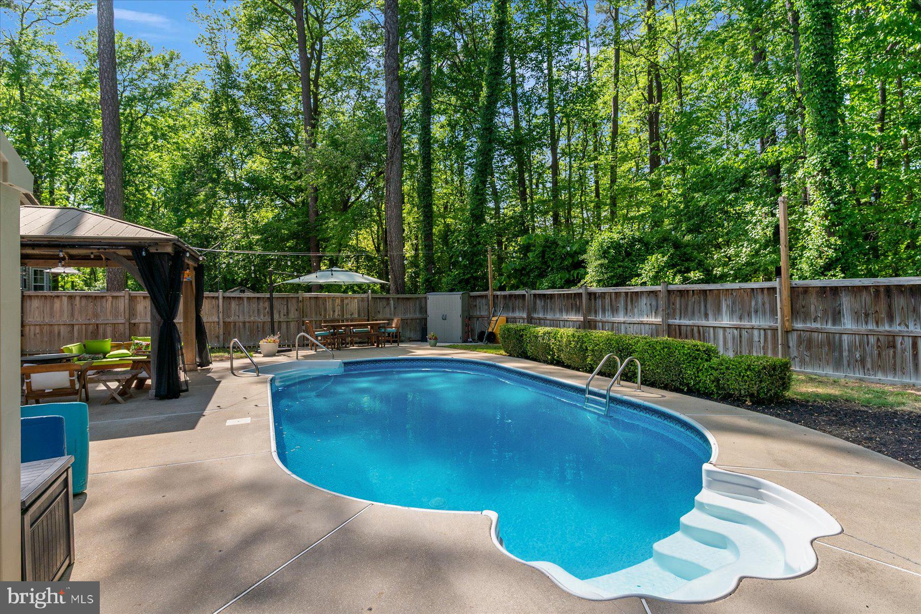 TIMBER LANE THE WOODS - Residential