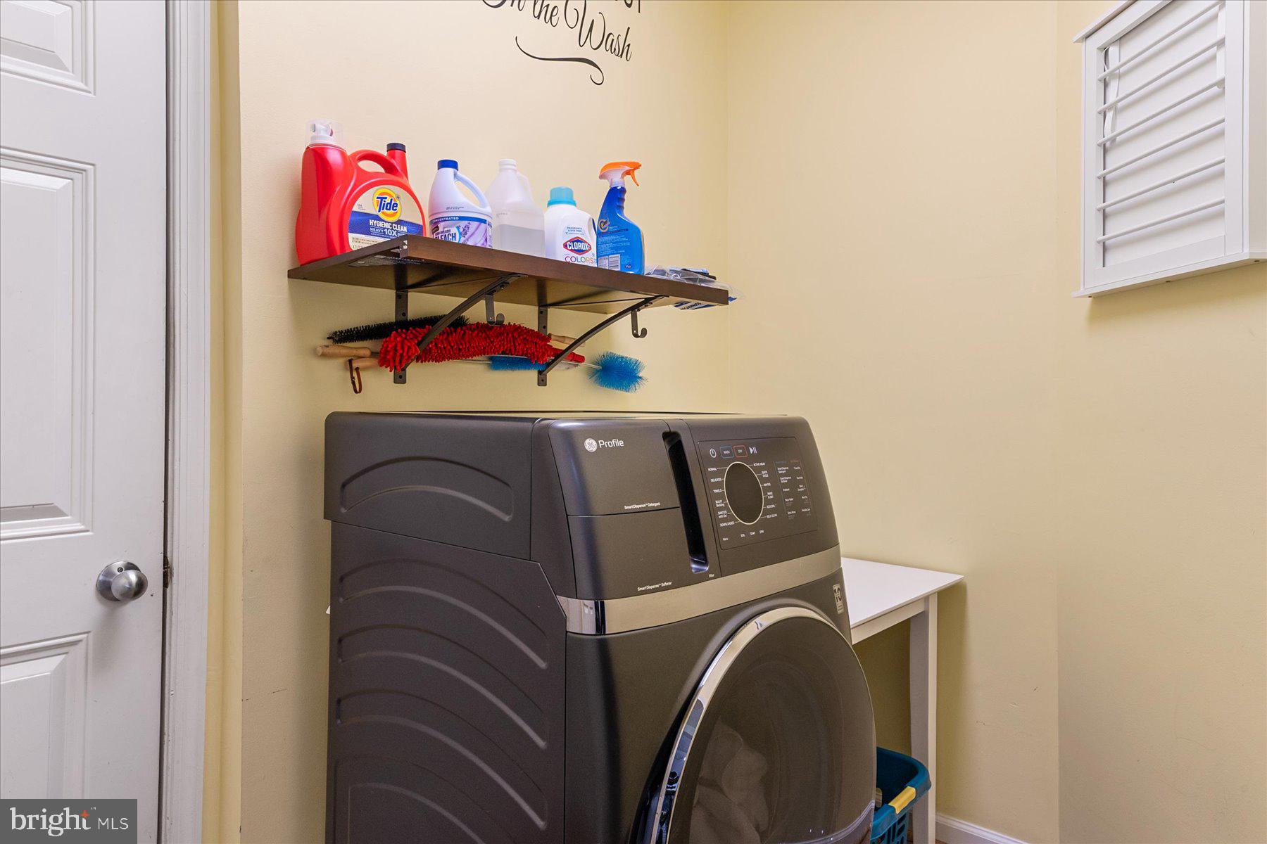 TIMBER LANE THE WOODS - Residential