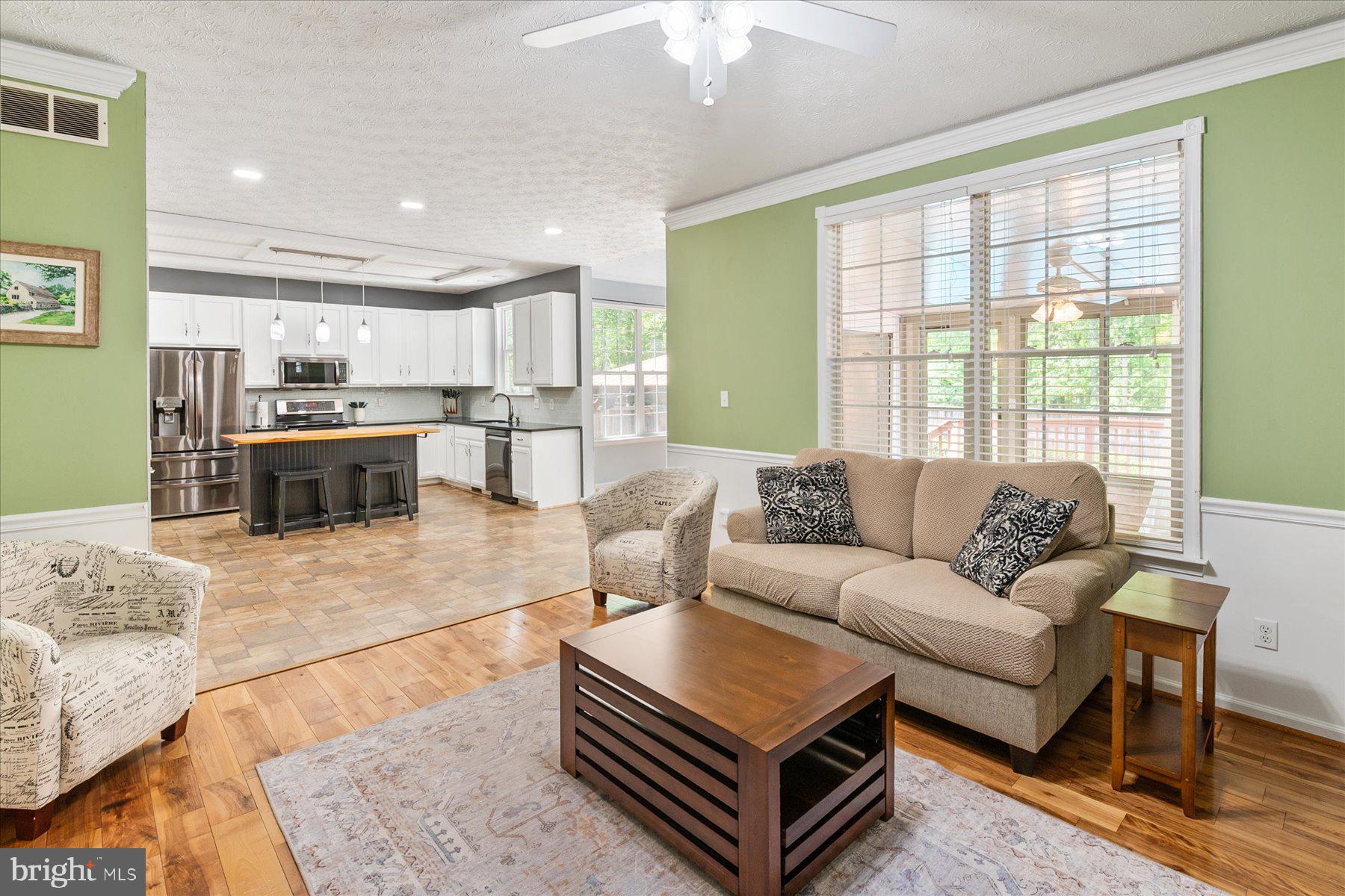 TIMBER LANE THE WOODS - Residential