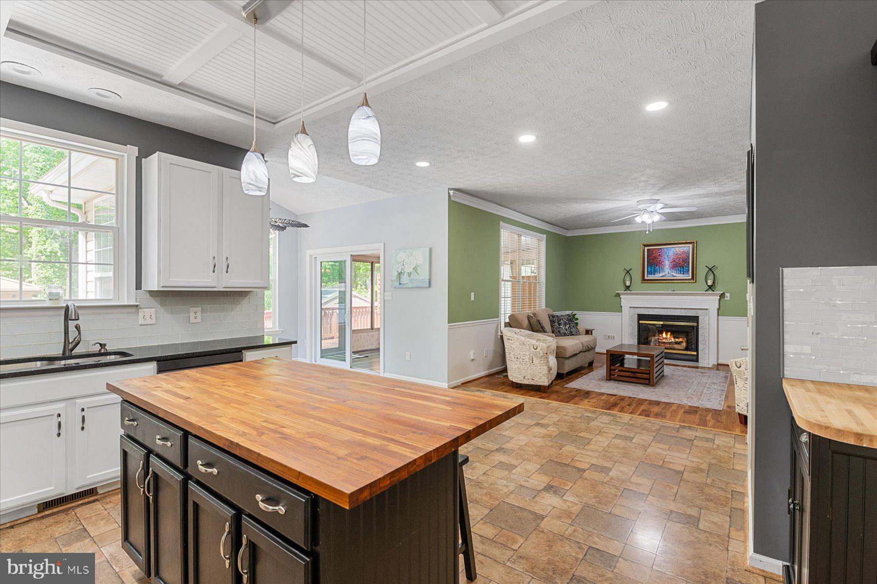 TIMBER LANE THE WOODS - Residential