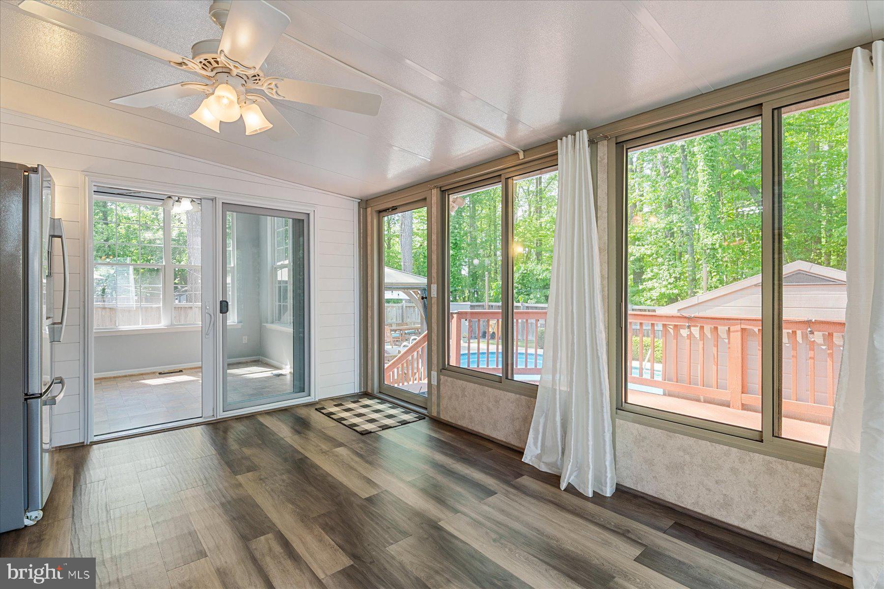 TIMBER LANE THE WOODS - Residential