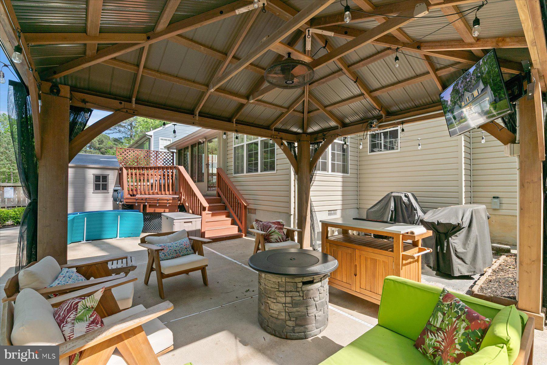 TIMBER LANE THE WOODS - Residential