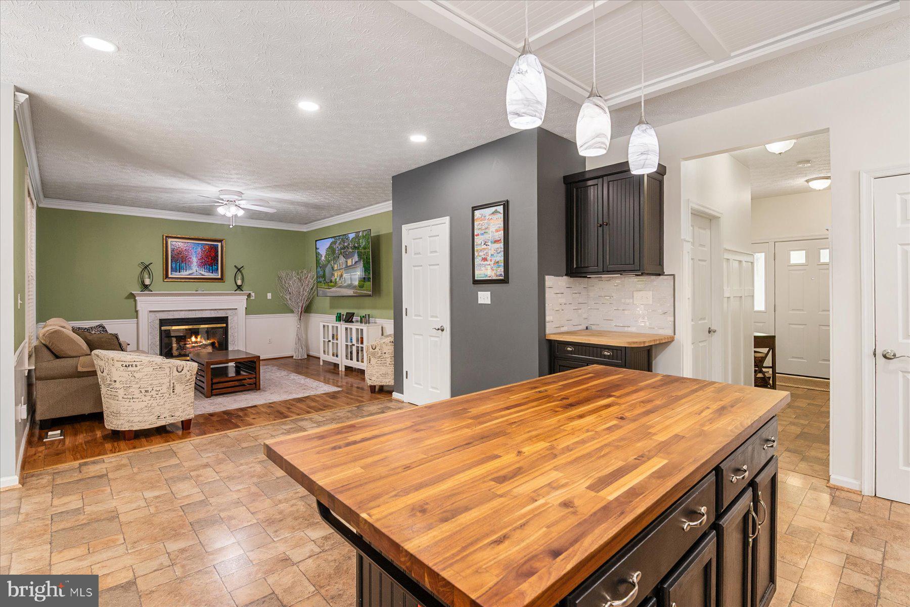 TIMBER LANE THE WOODS - Residential