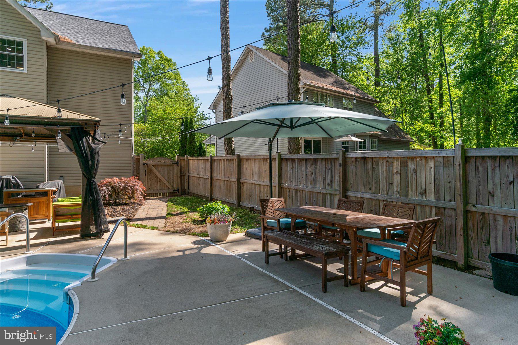 TIMBER LANE THE WOODS - Residential