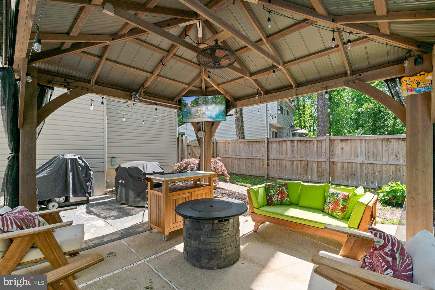 TIMBER LANE THE WOODS - Residential