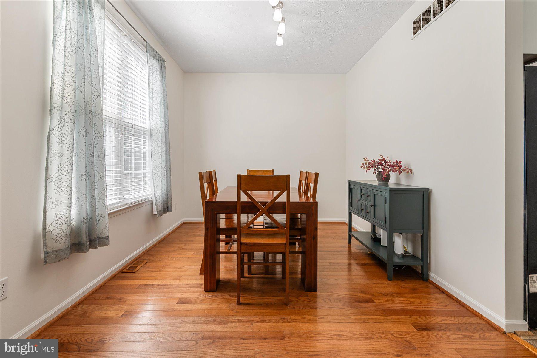 TIMBER LANE THE WOODS - Residential