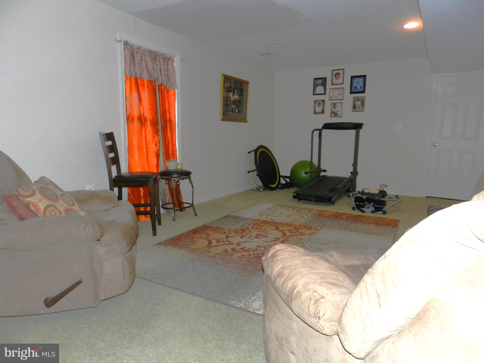 ORANGE ESTATES - Residential