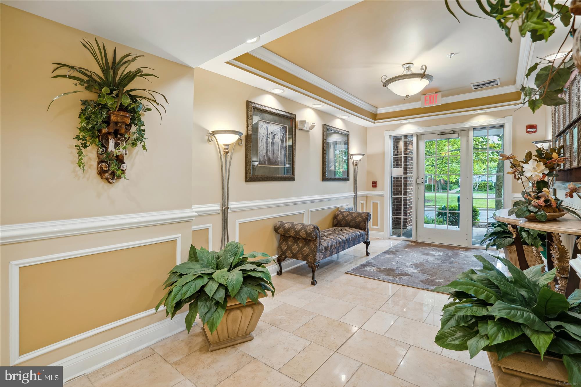 KING FARM VILLAGE CENTER - Residential