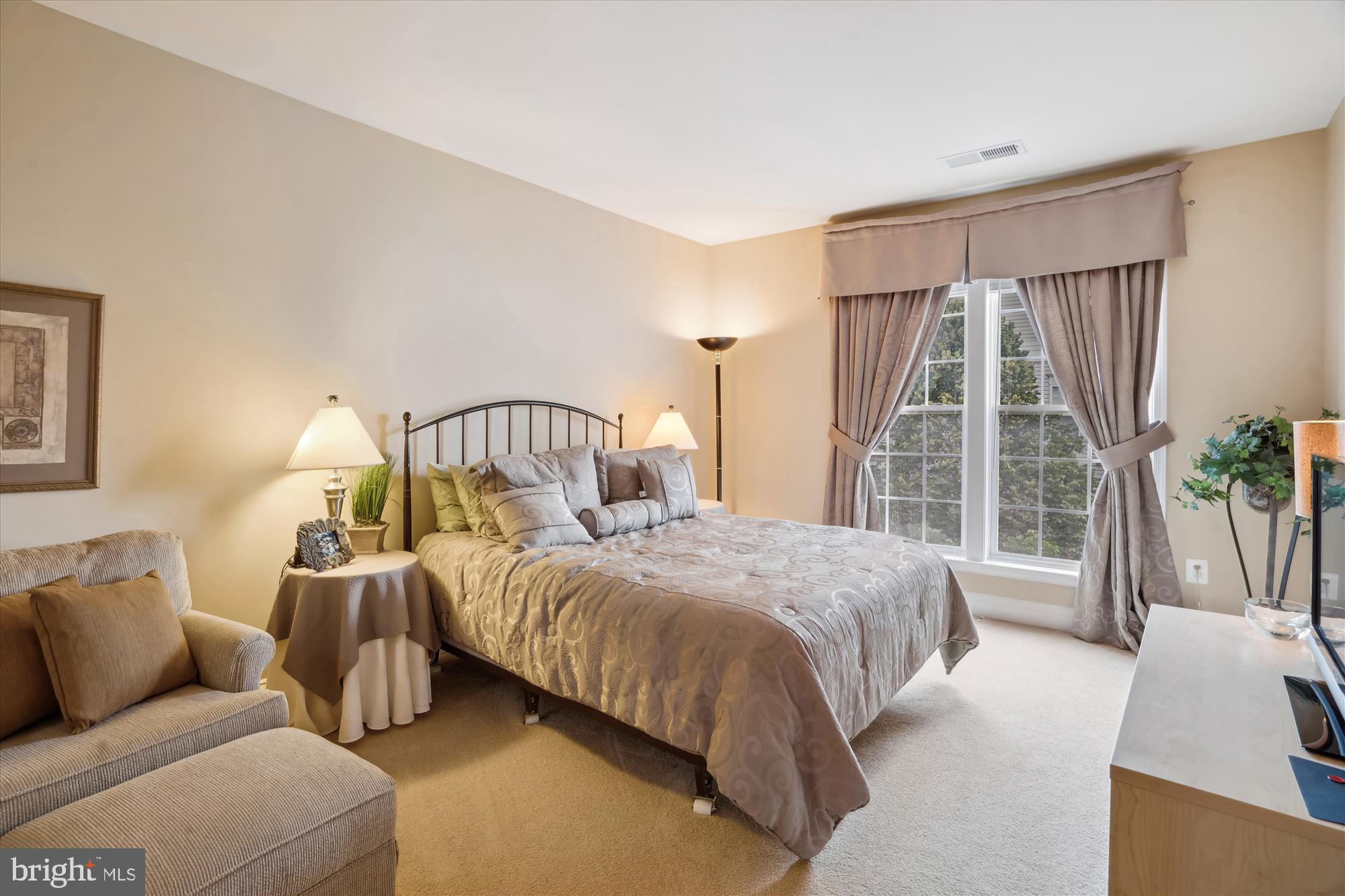 KING FARM VILLAGE CENTER - Residential