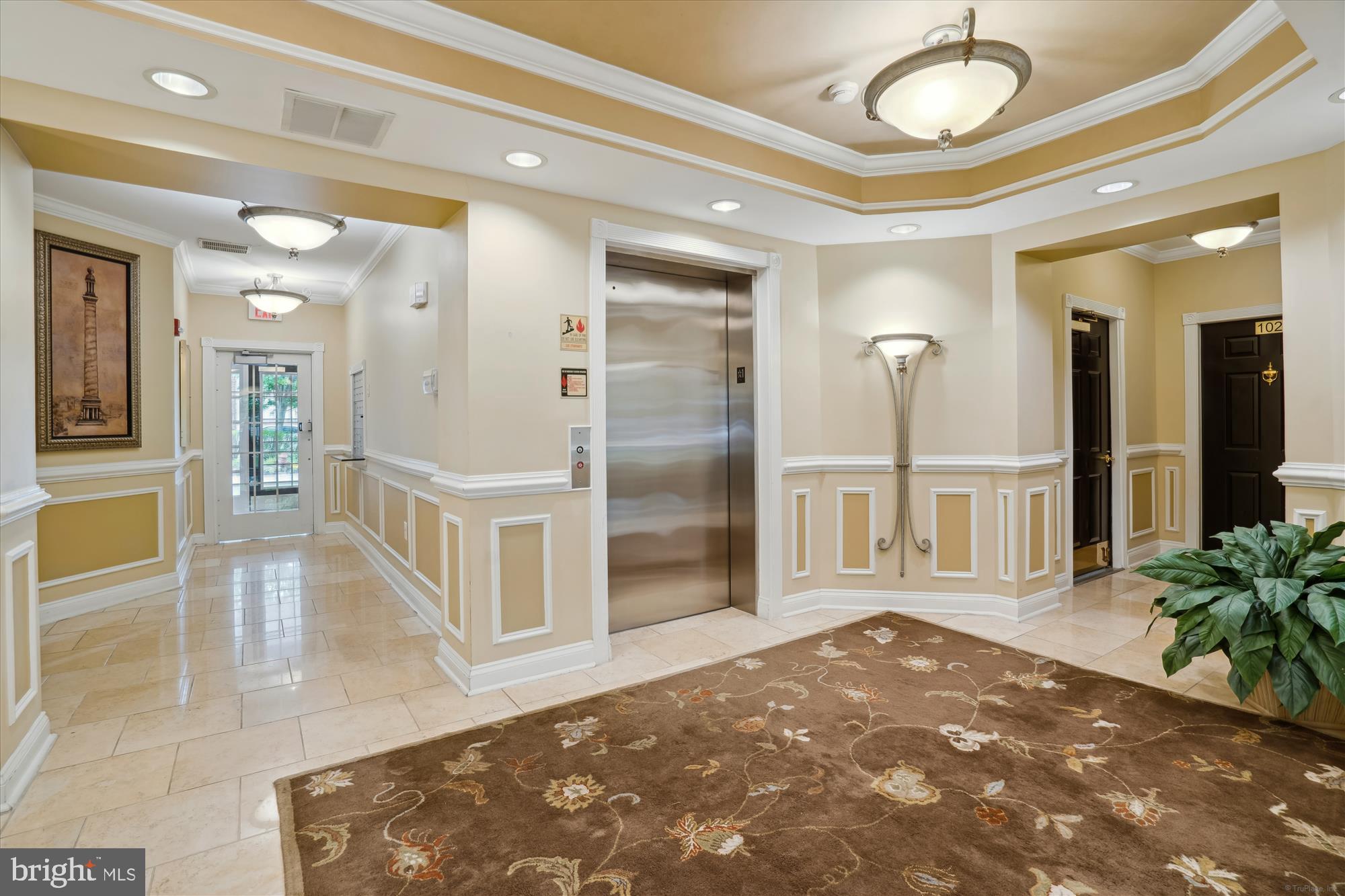 KING FARM VILLAGE CENTER - Residential