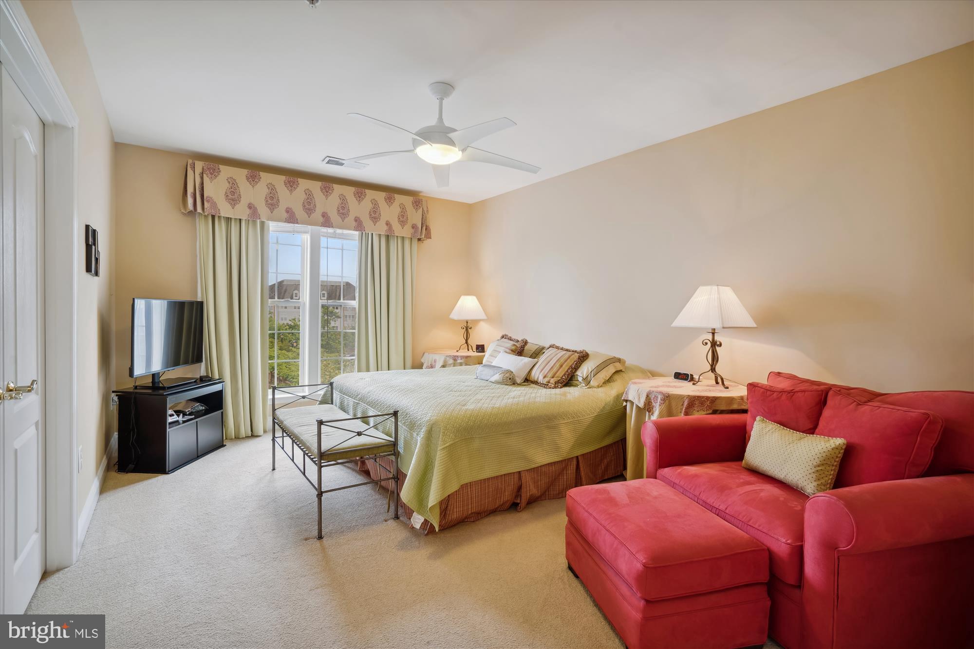 KING FARM VILLAGE CENTER - Residential