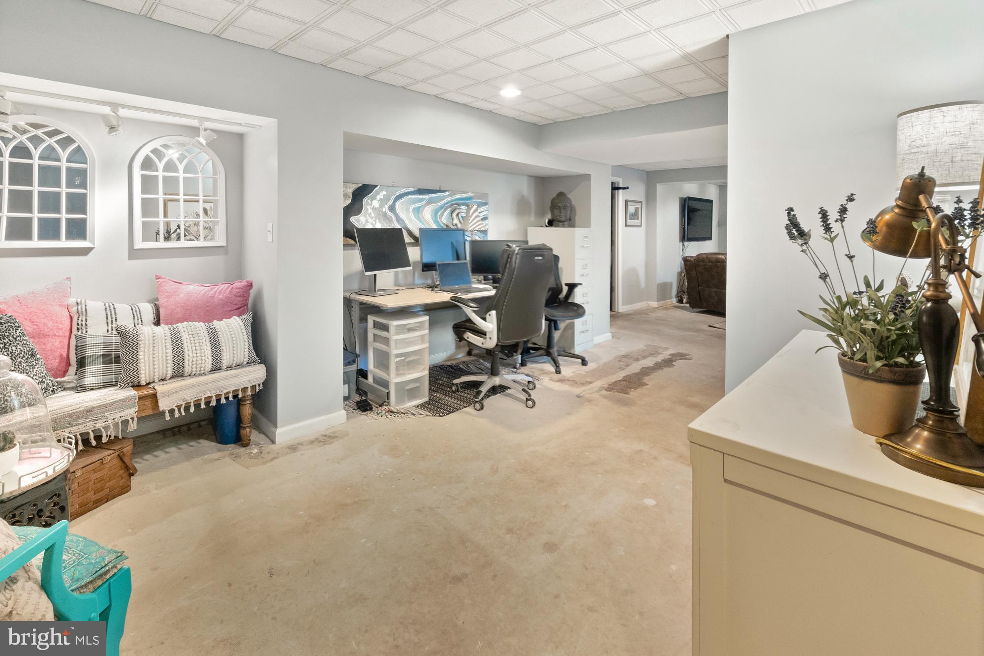 HUNTERS RUN - Residential