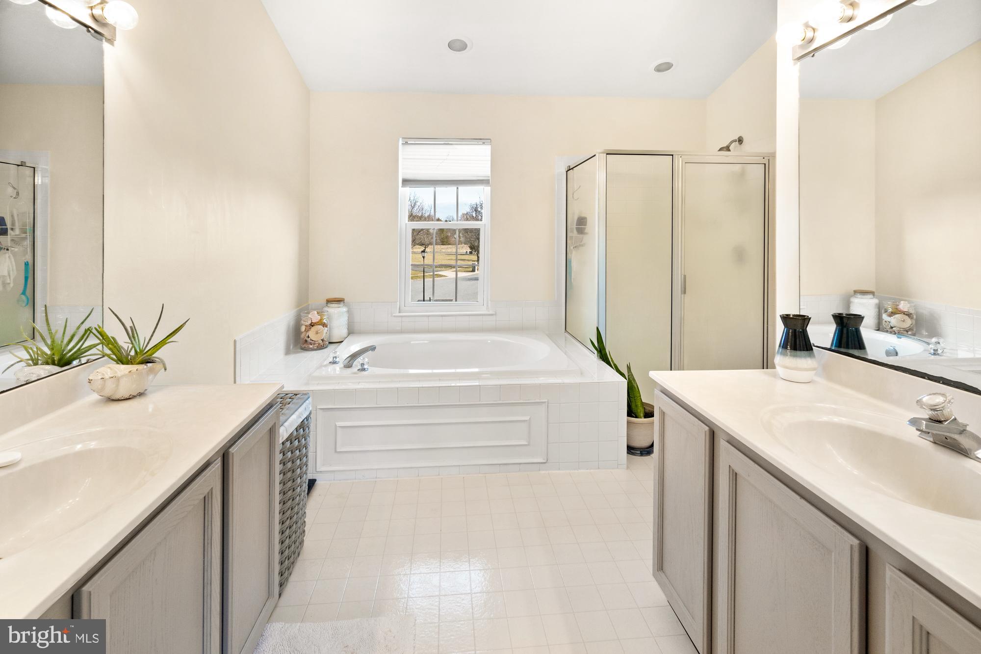 HUNTERS RUN - Residential