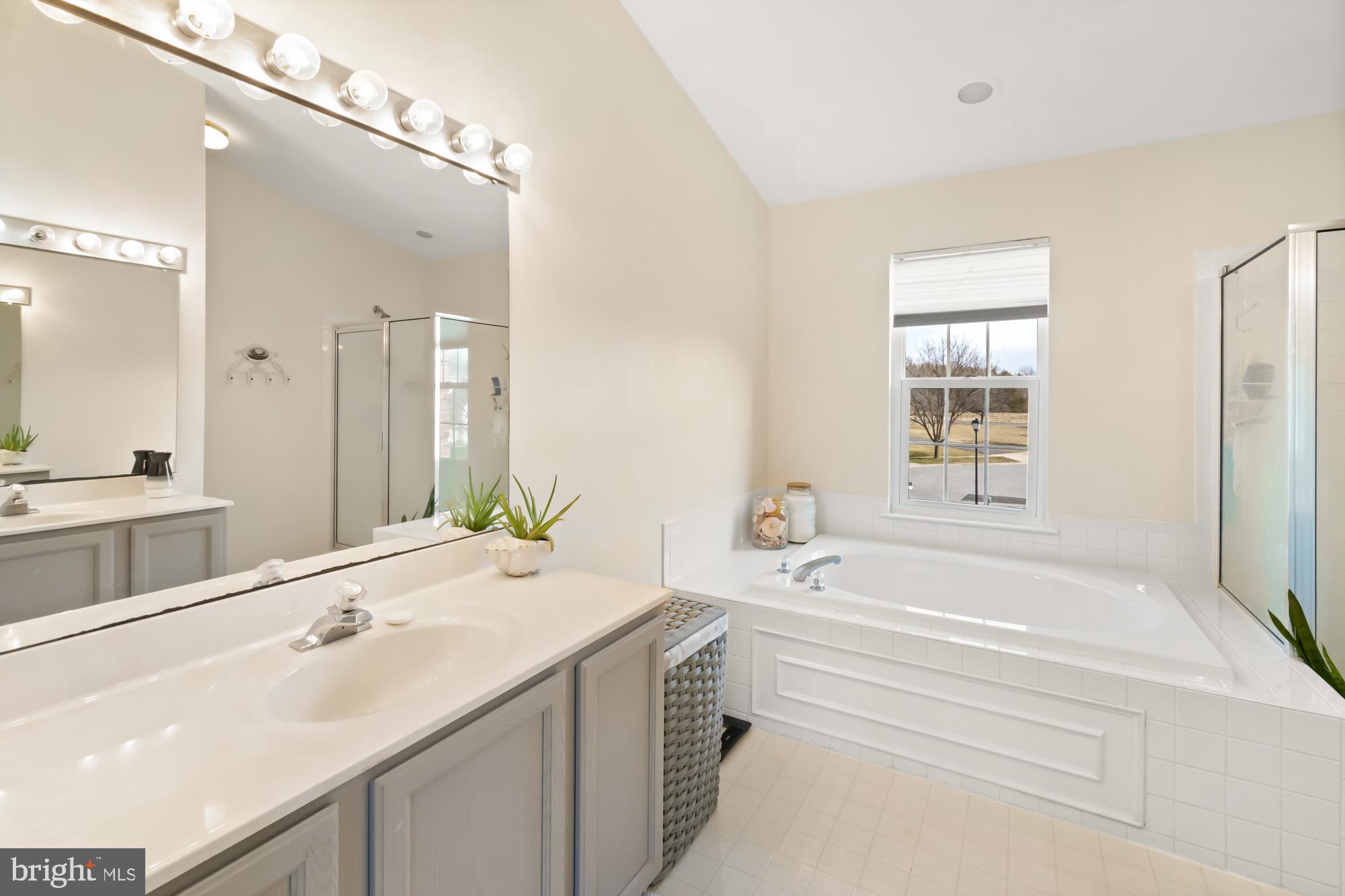 HUNTERS RUN - Residential